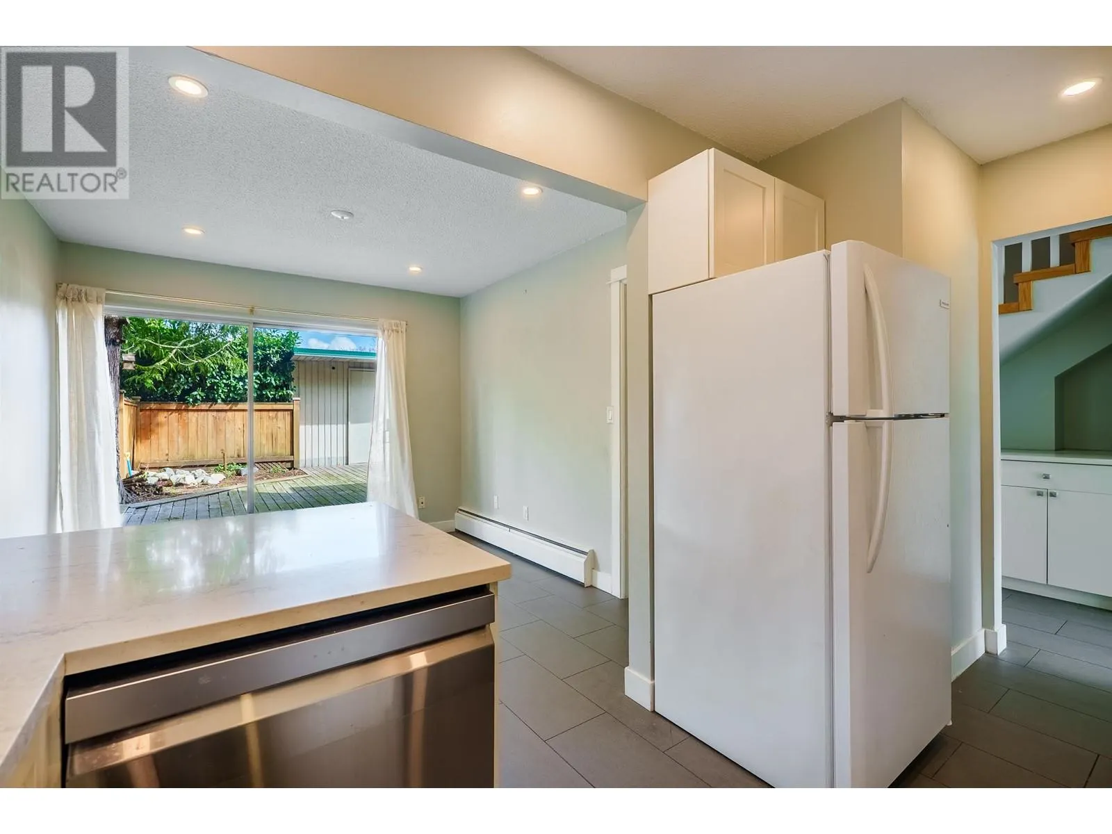 2645 WESTVIEW DRIVE