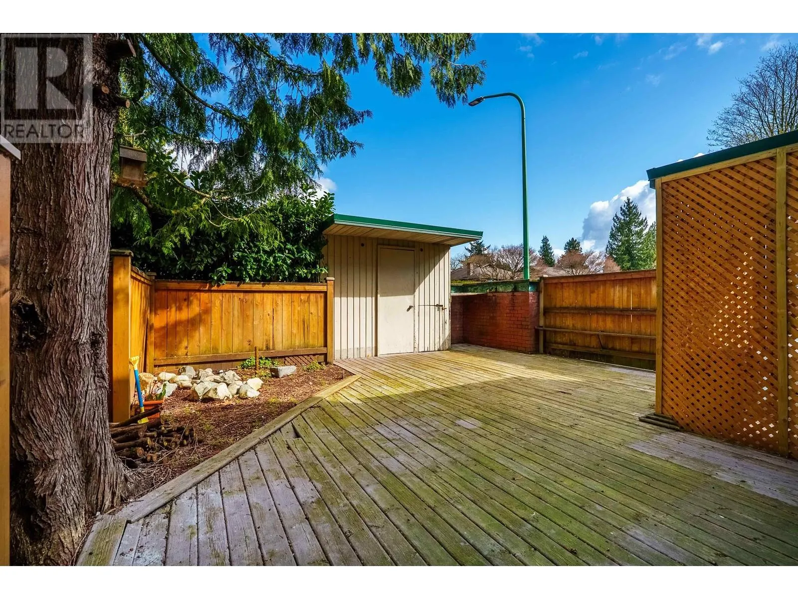2645 WESTVIEW DRIVE