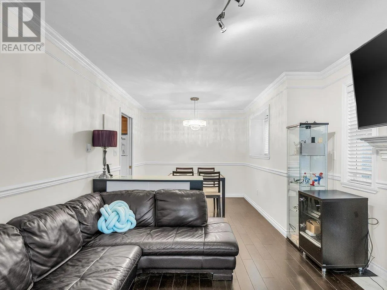 1 4689 CANADA WAY