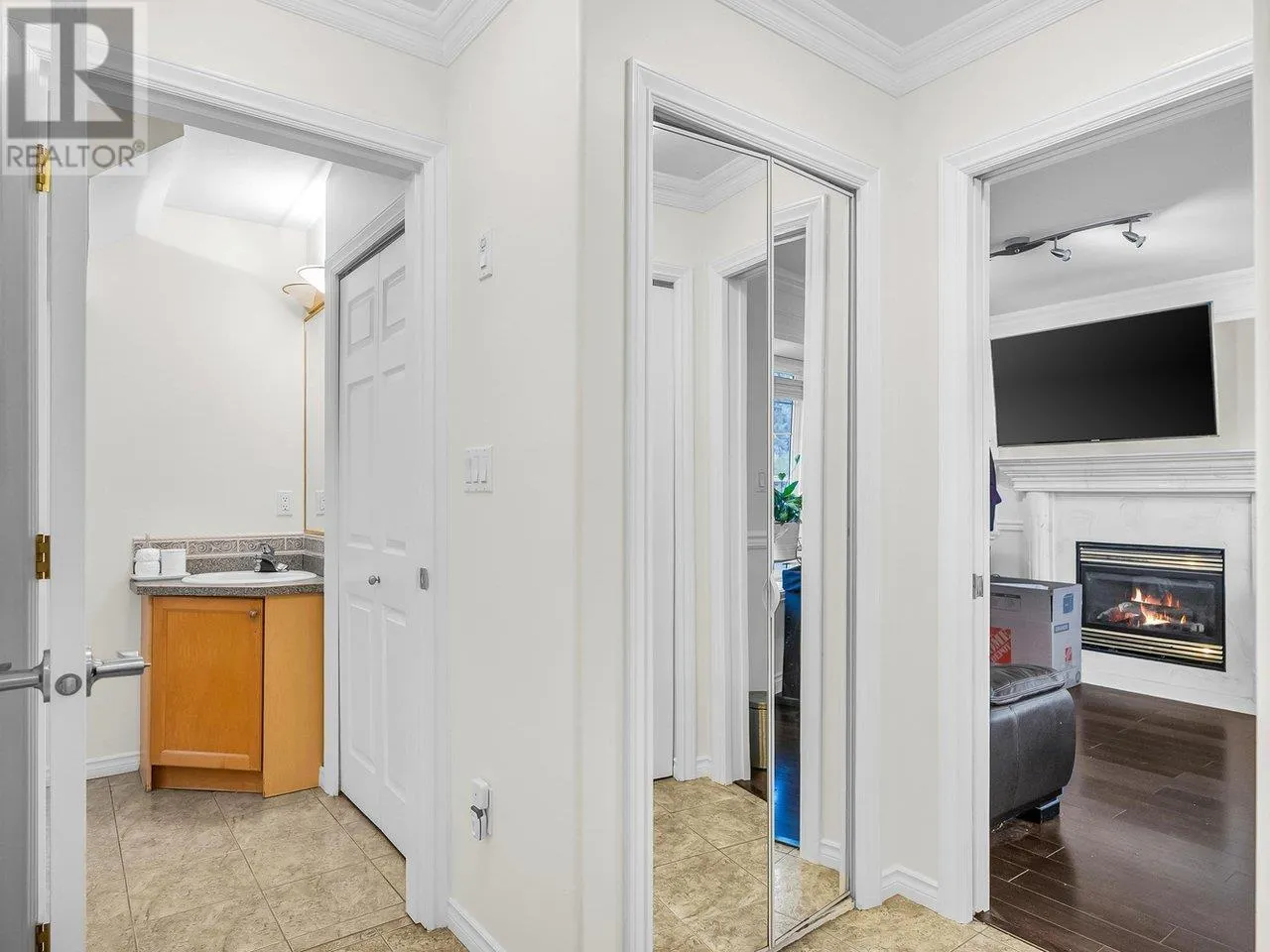 1 4689 CANADA WAY
