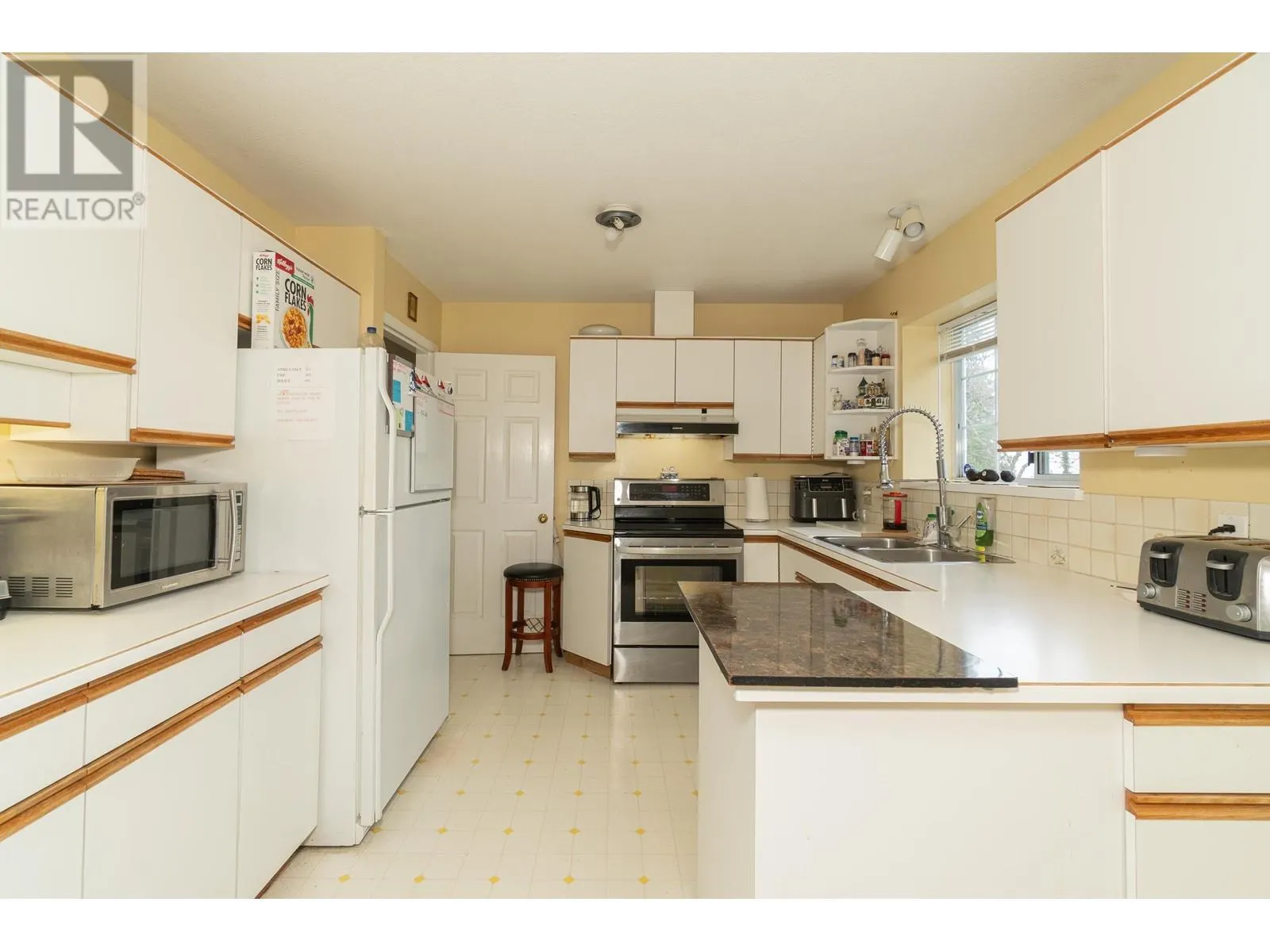 100 E KENSINGTON ROAD