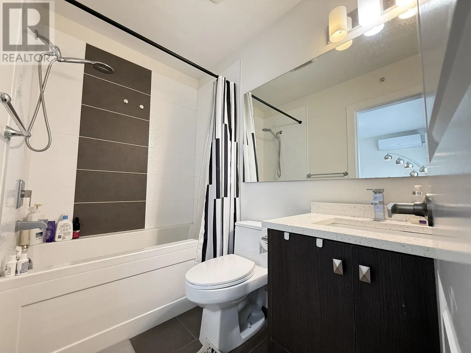 G 6688 DUFFERIN AVENUE