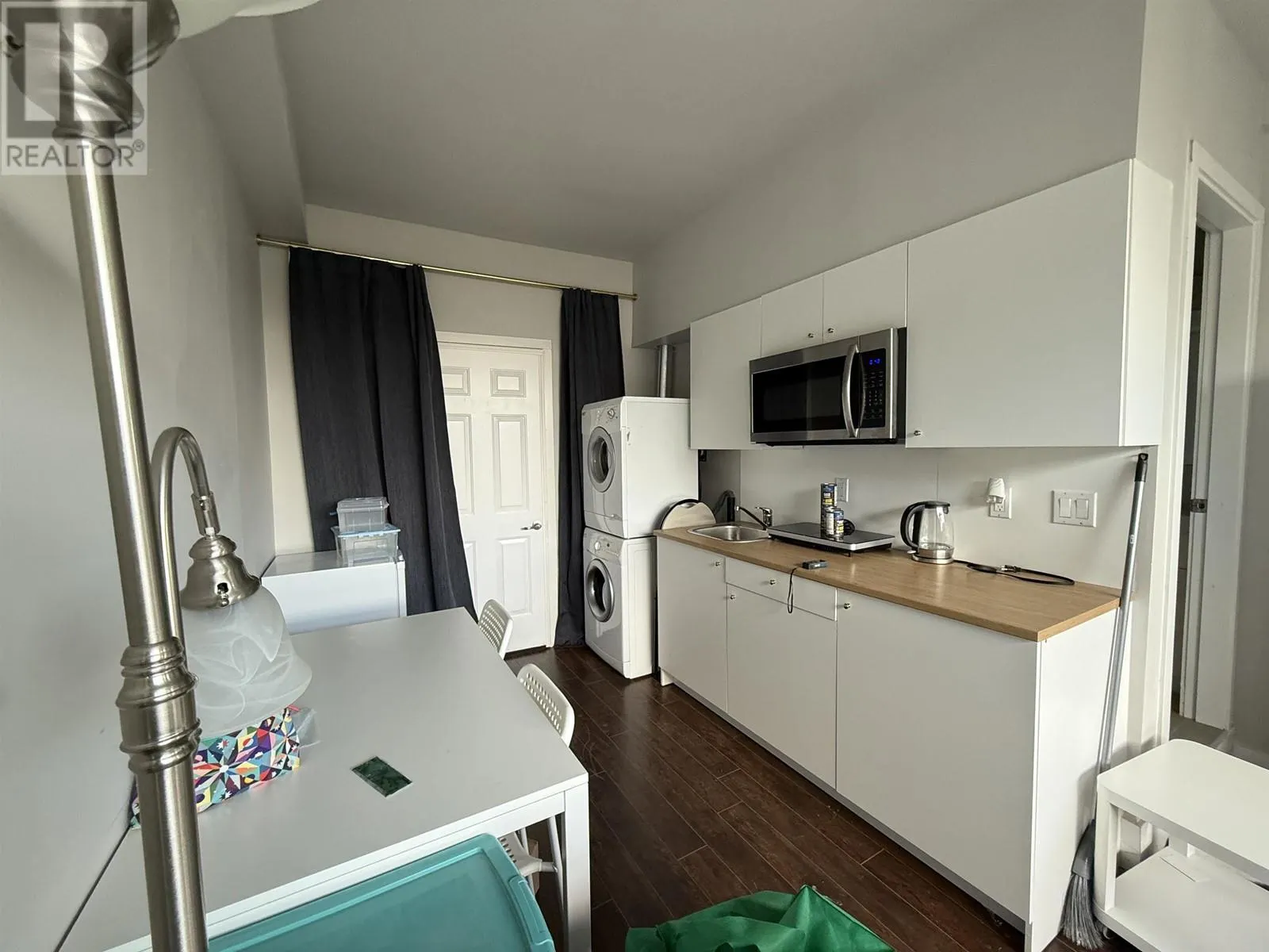 G 6688 DUFFERIN AVENUE