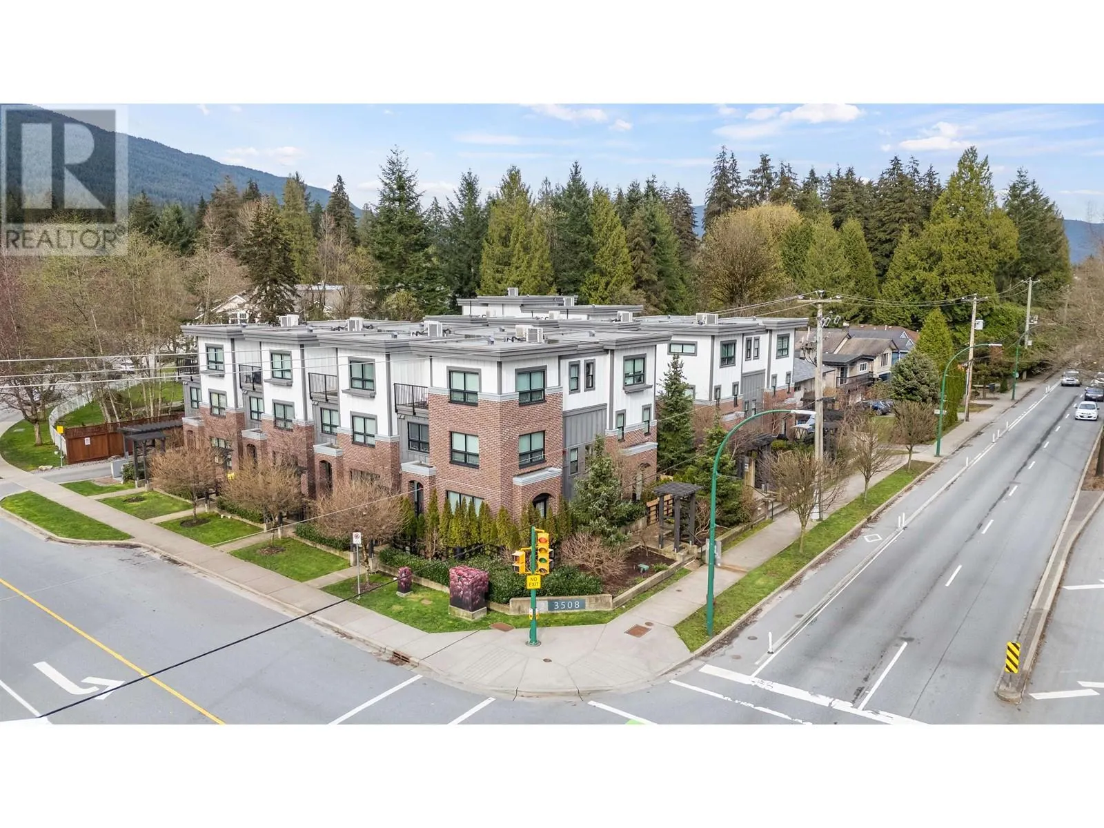 6 3508 MOUNT SEYMOUR PARKWAY