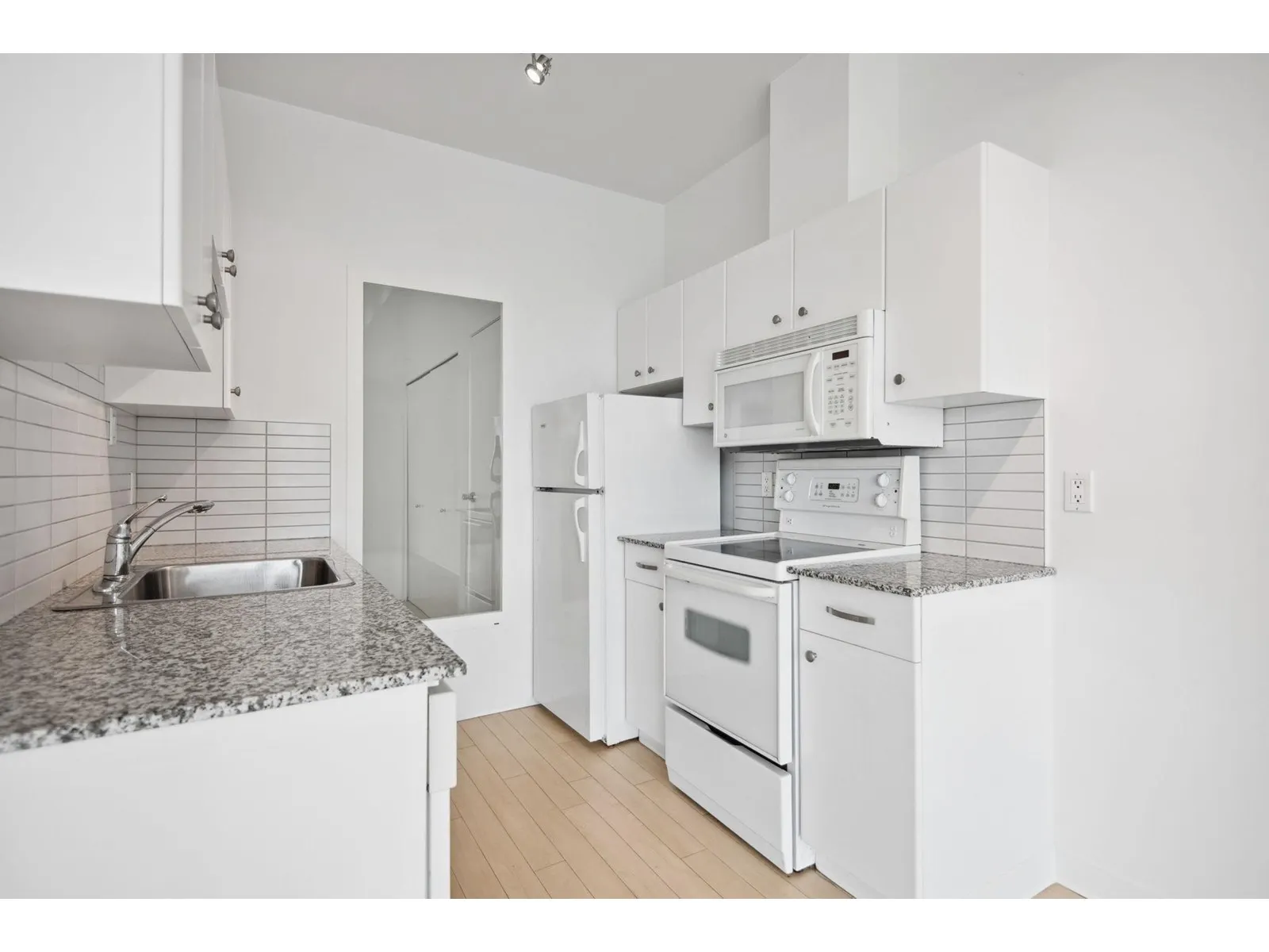 308 20238 FRASER HIGHWAY