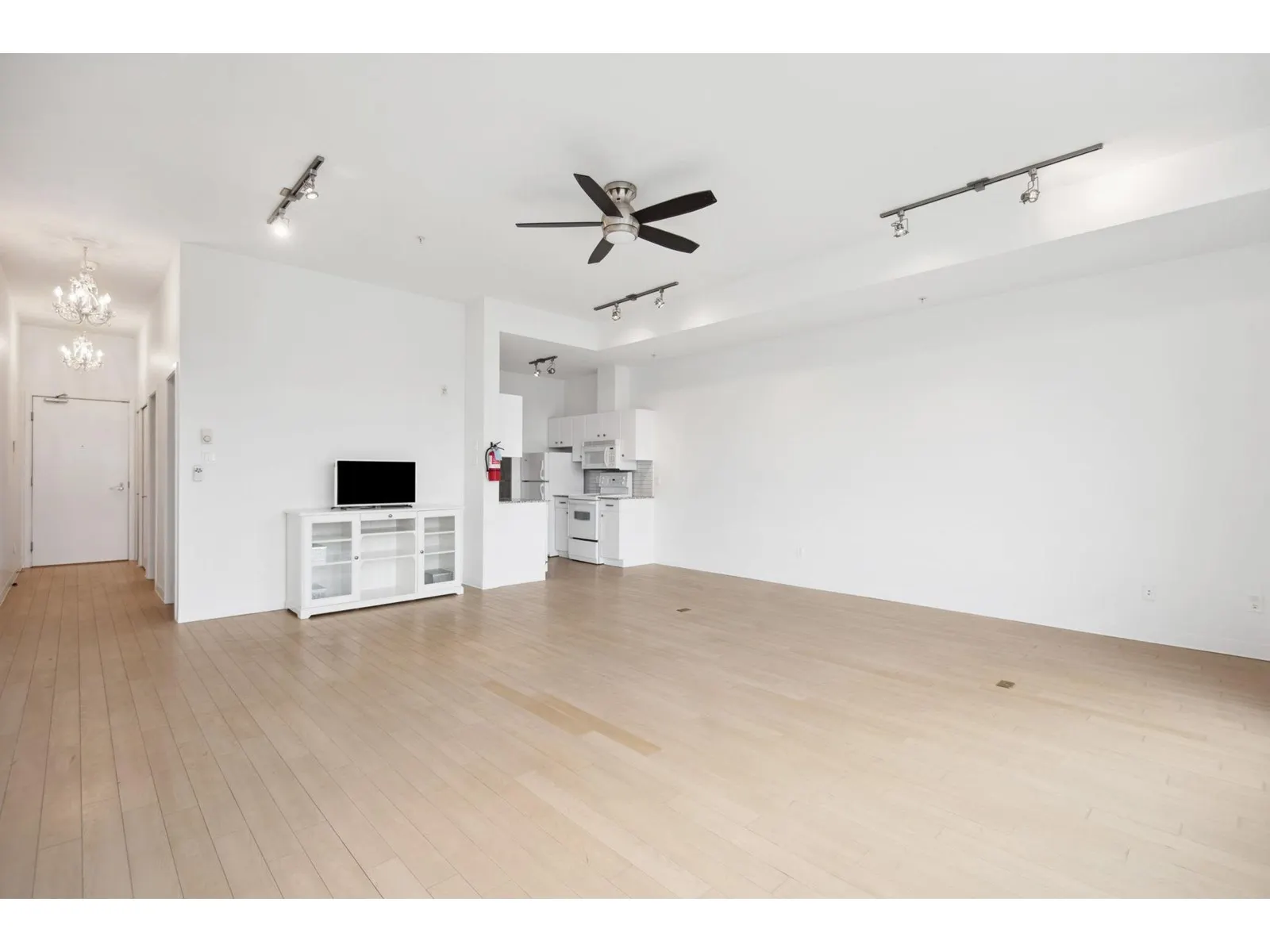 308 20238 FRASER HIGHWAY