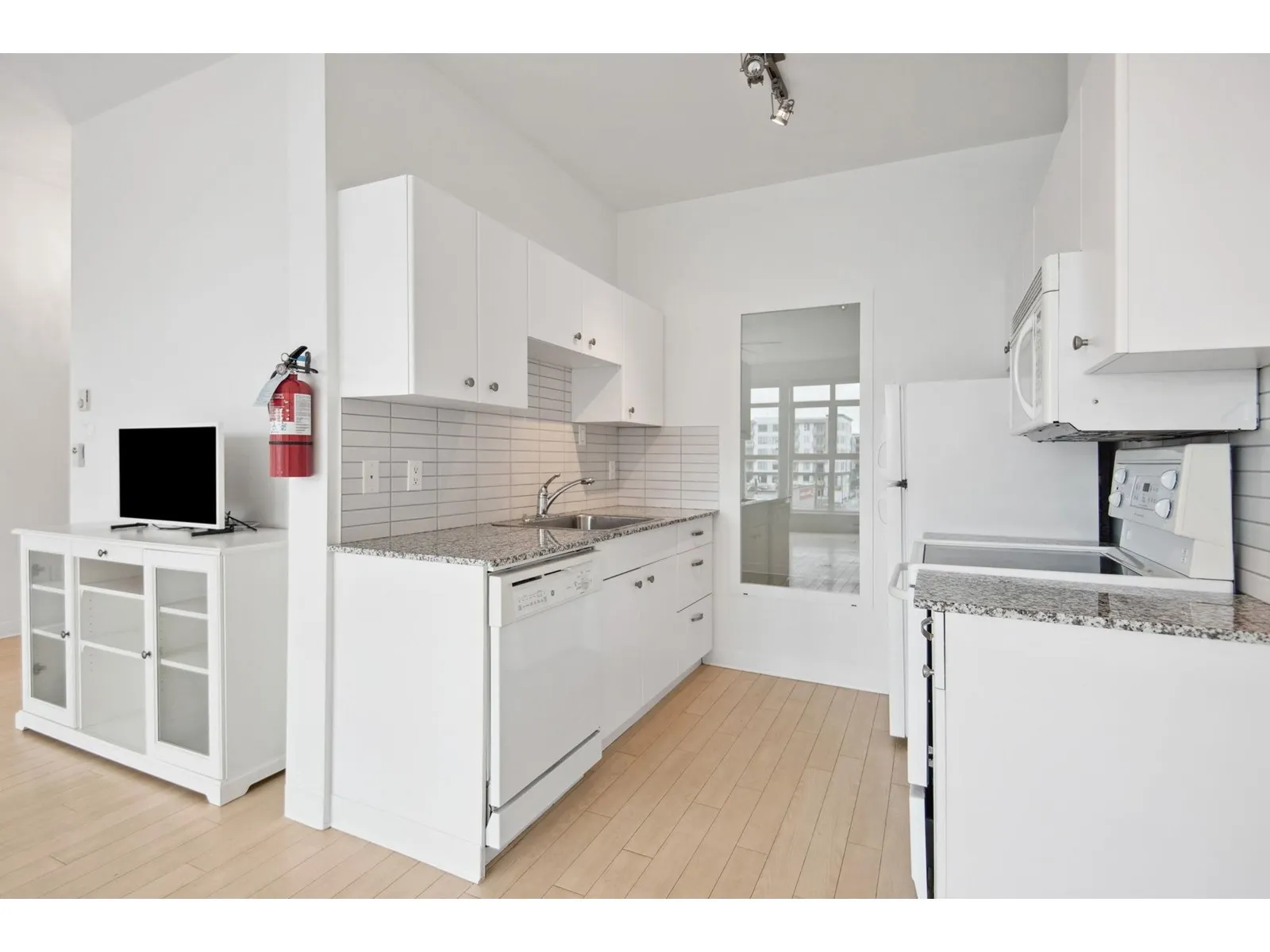 308 20238 FRASER HIGHWAY