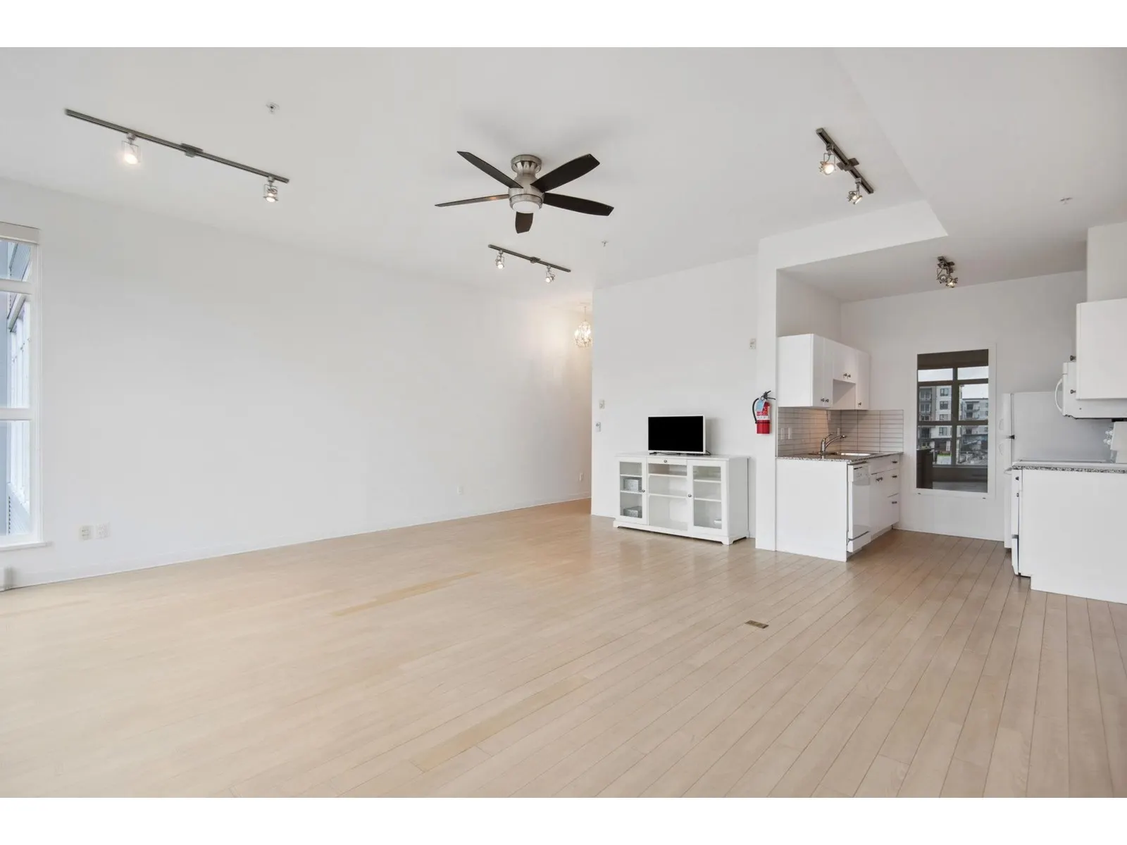 308 20238 FRASER HIGHWAY