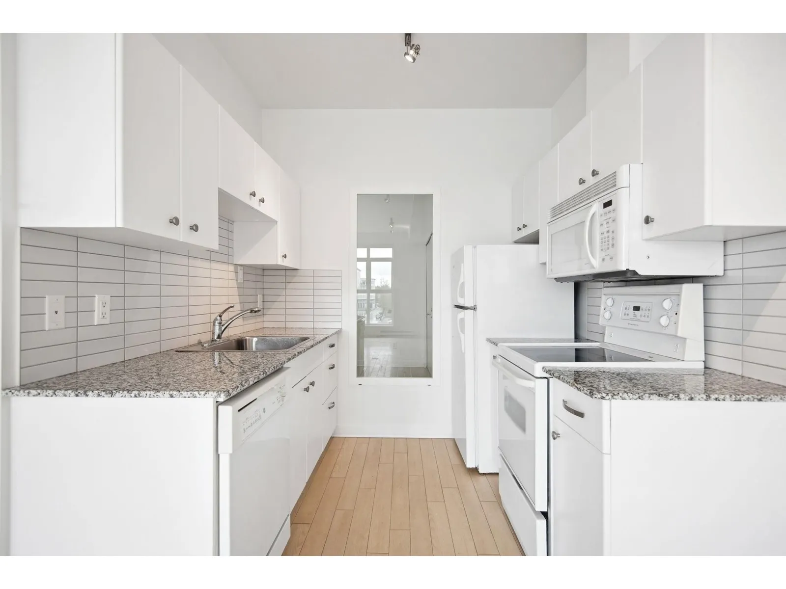 308 20238 FRASER HIGHWAY