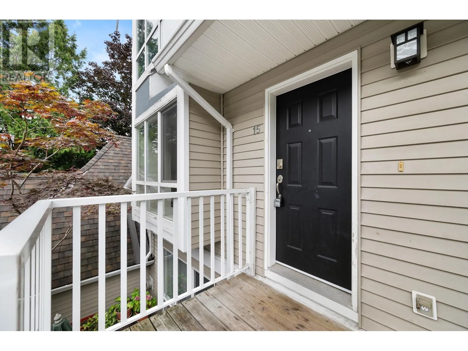 15 1005 LYNN VALLEY ROAD