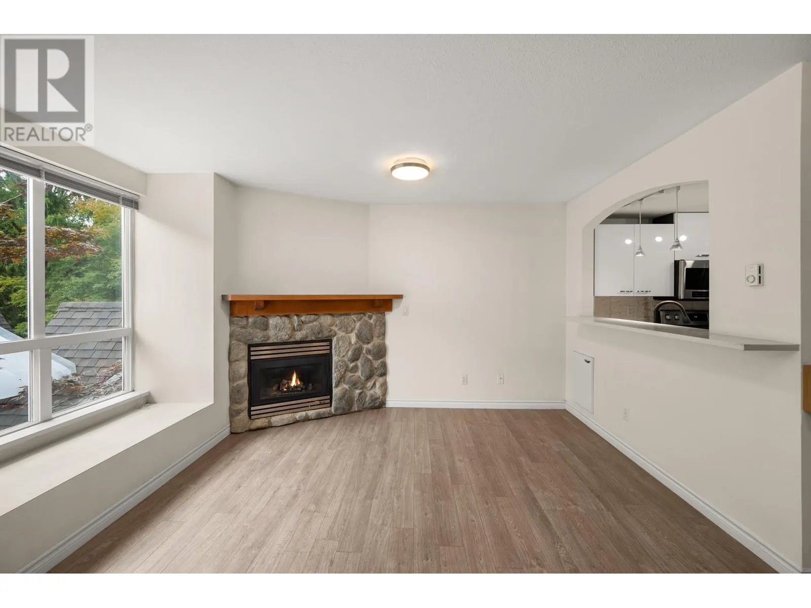 15 1005 LYNN VALLEY ROAD