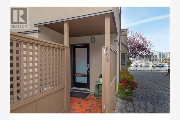 805 FERRY ROW