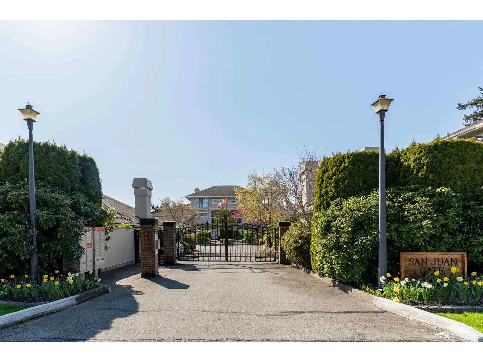 10 1781 130 STREET
