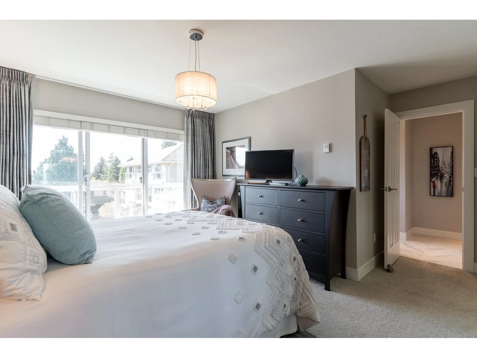 10 1781 130 STREET