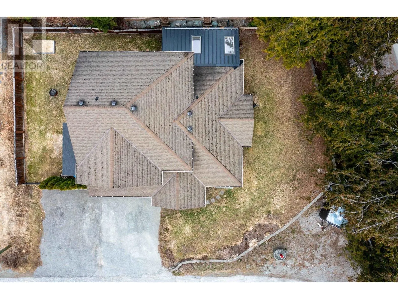 7443 DOGWOOD STREET