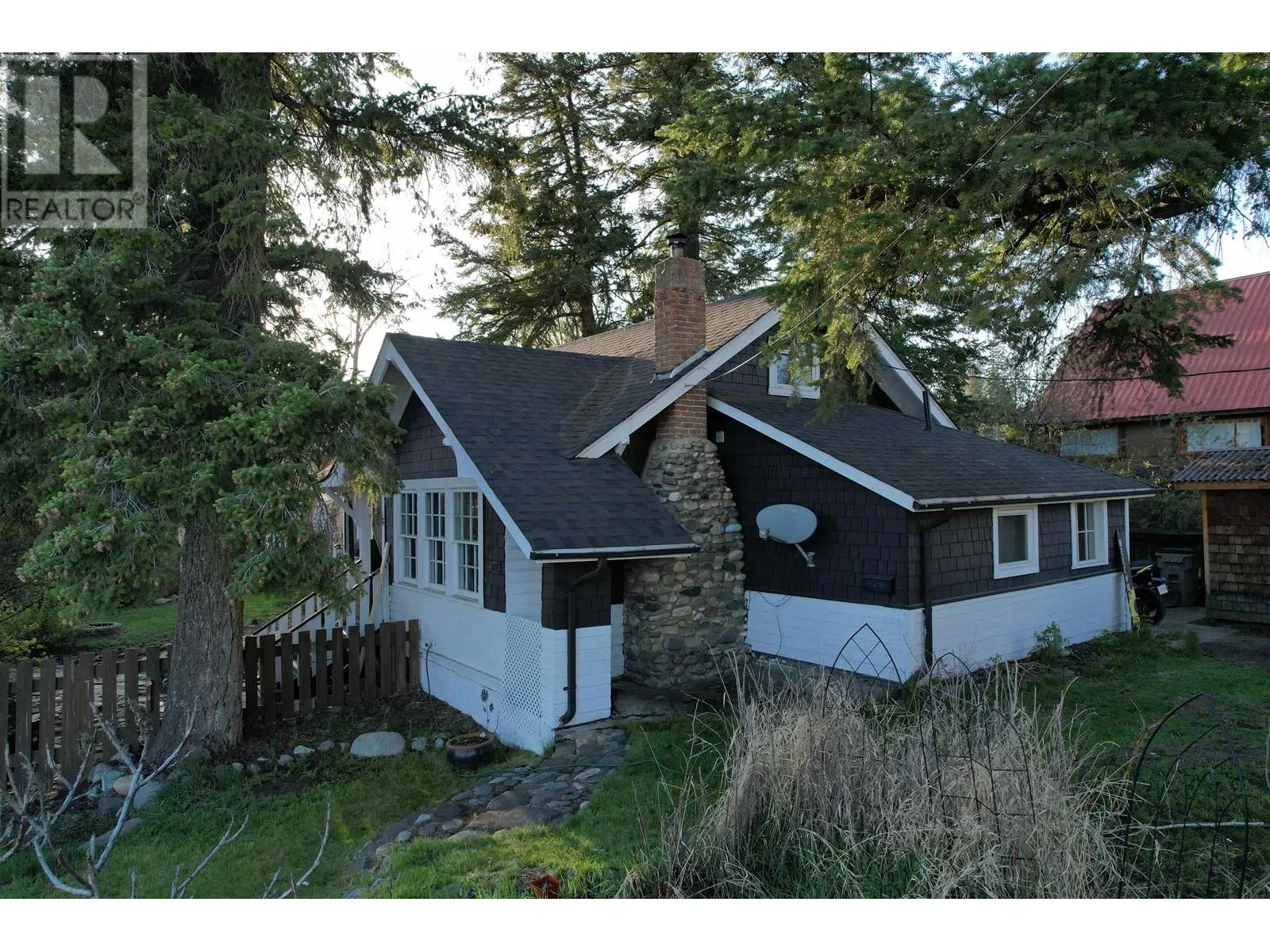 477 BOWRON AVENUE
