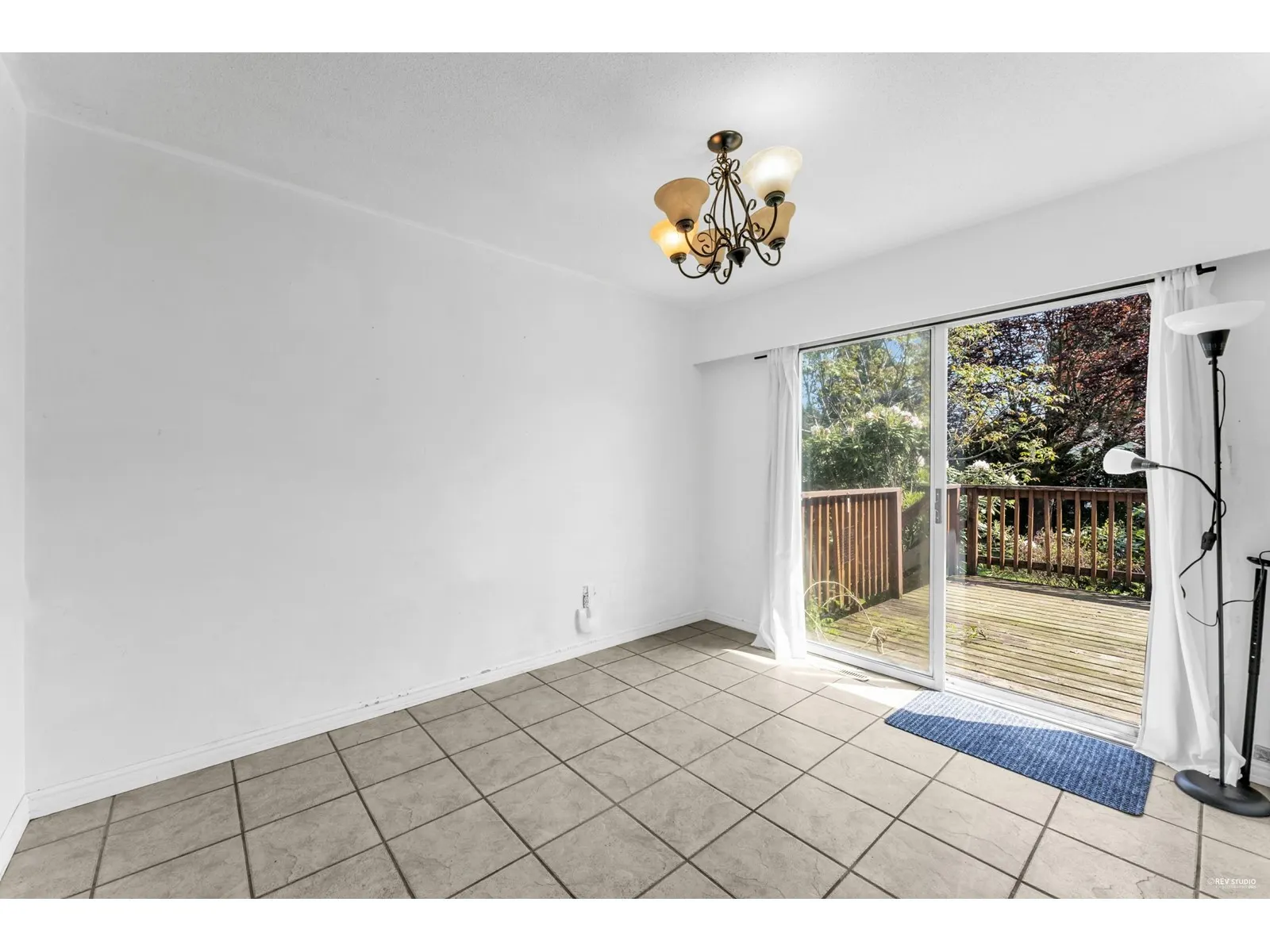 9710 CARLETON STREET|Chilliwack Proper East