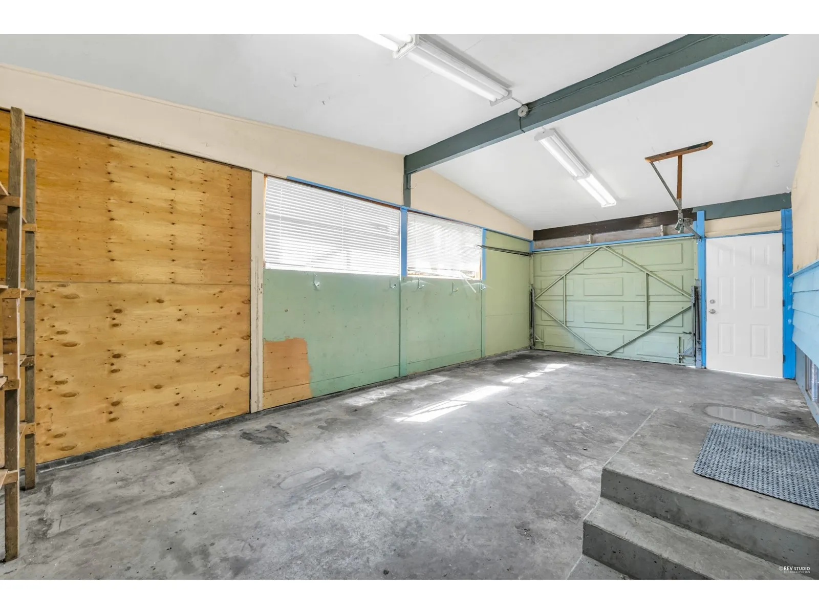 9710 CARLETON STREET|Chilliwack Proper East