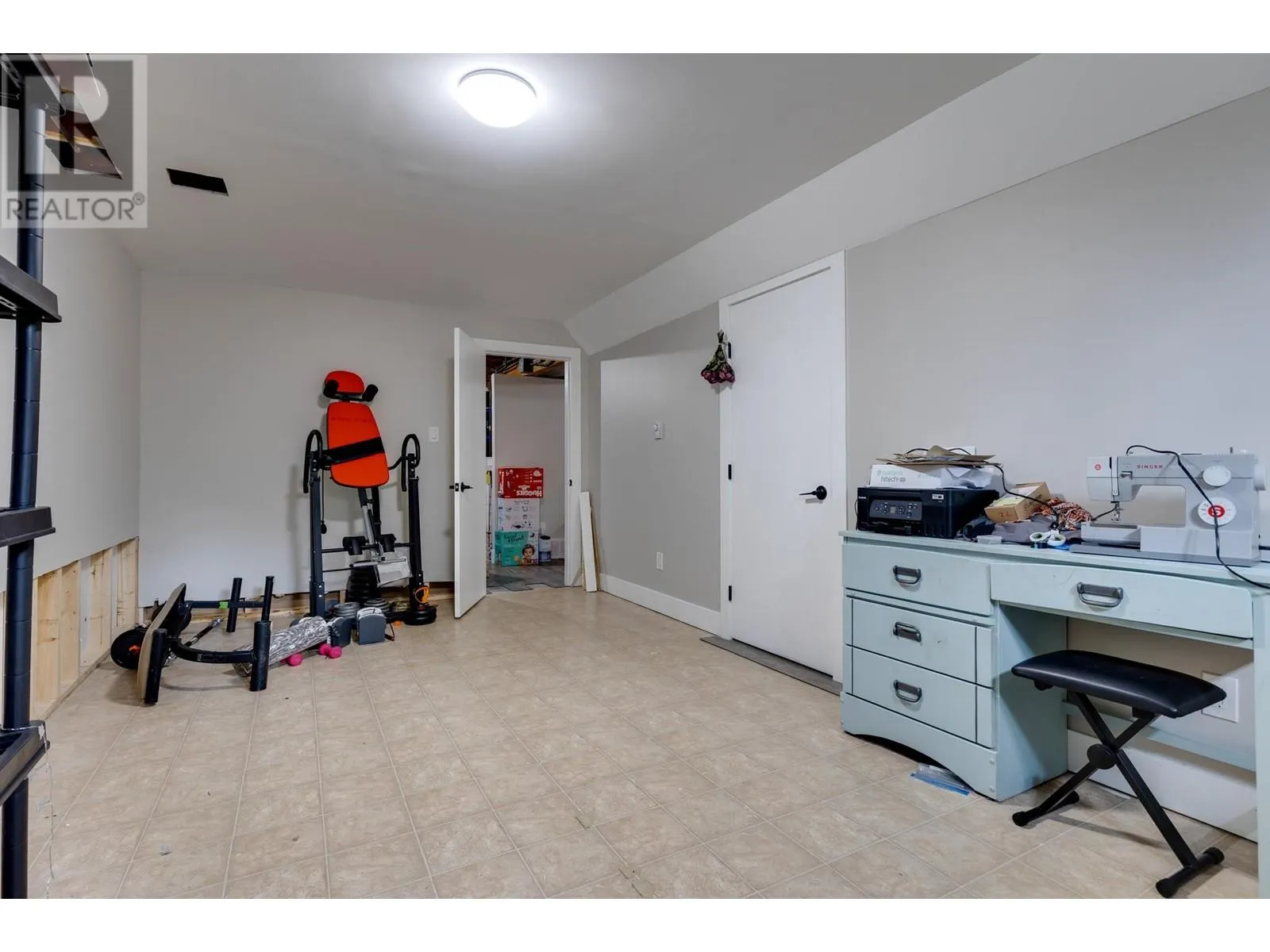 3556 WILLOWDALE DRIVE