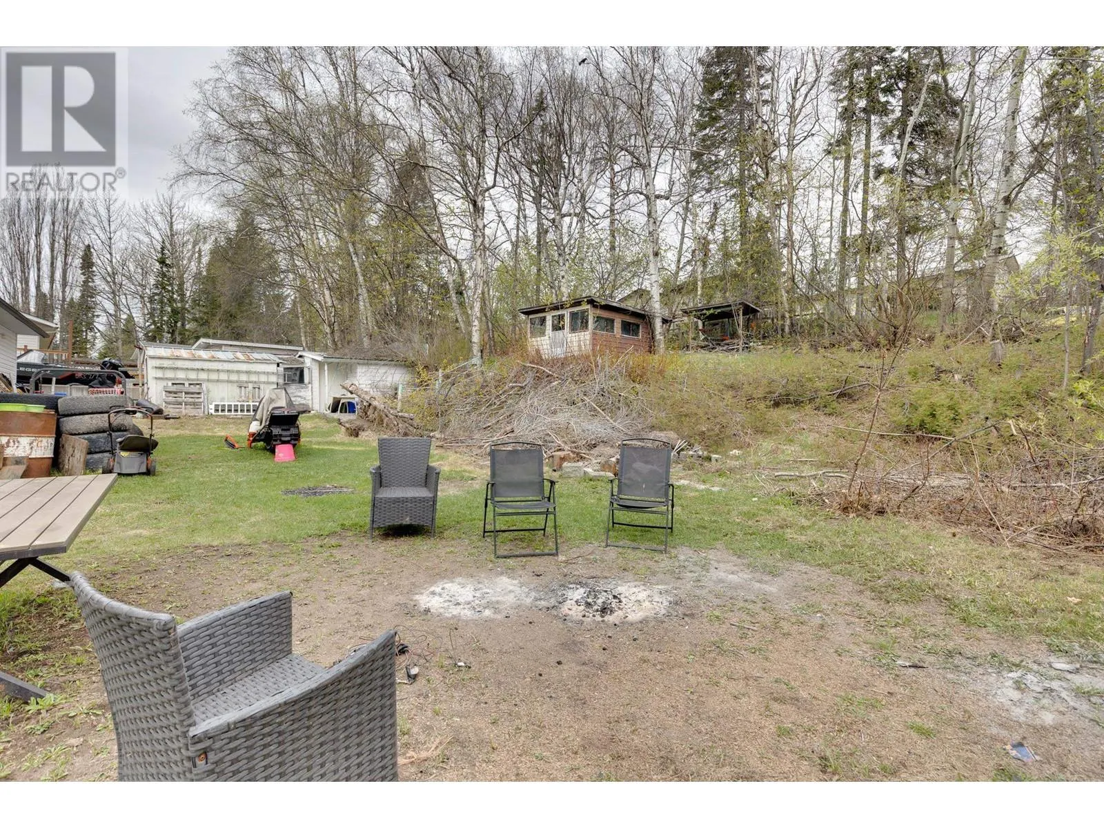 3556 WILLOWDALE DRIVE