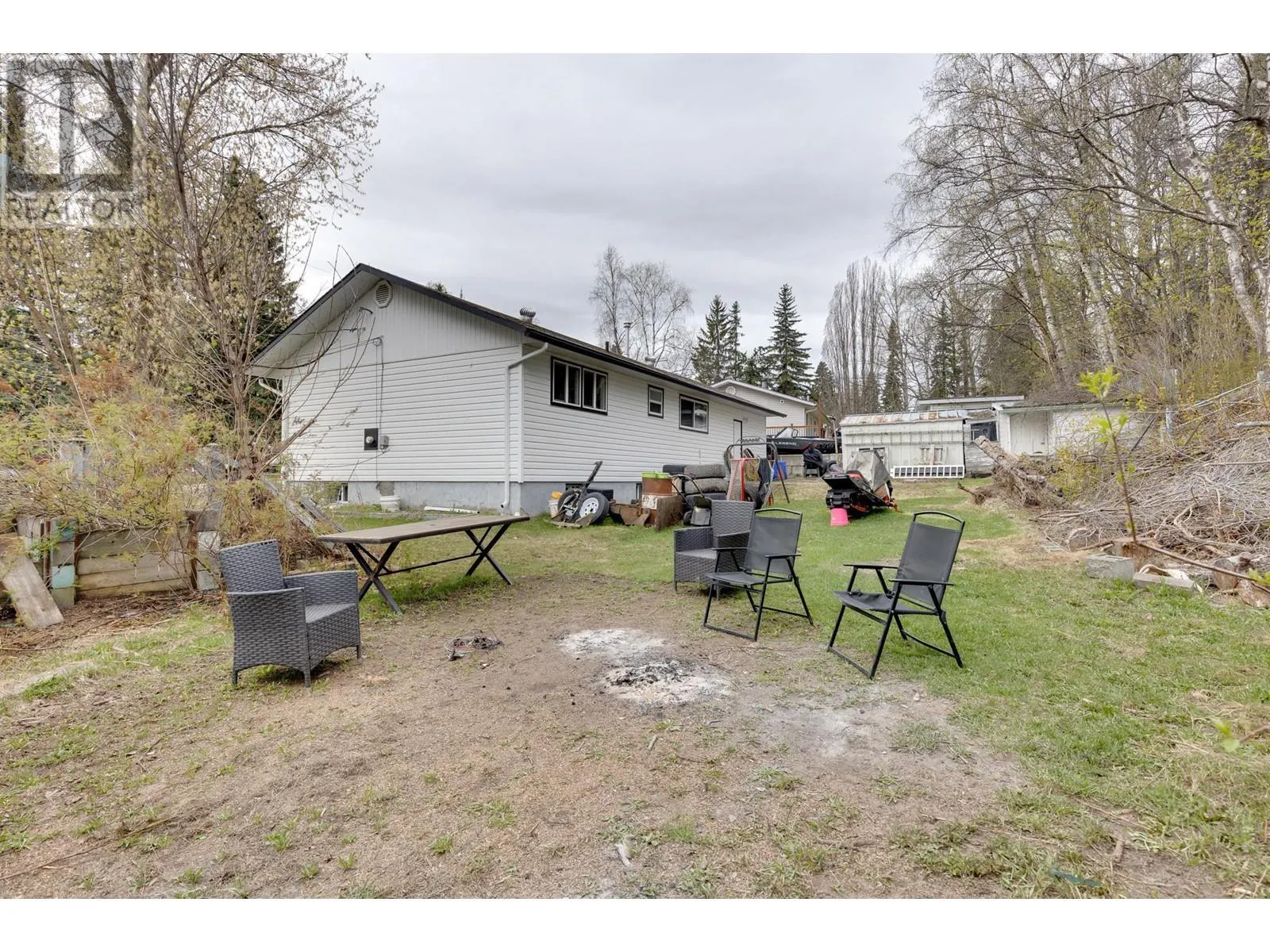 3556 WILLOWDALE DRIVE