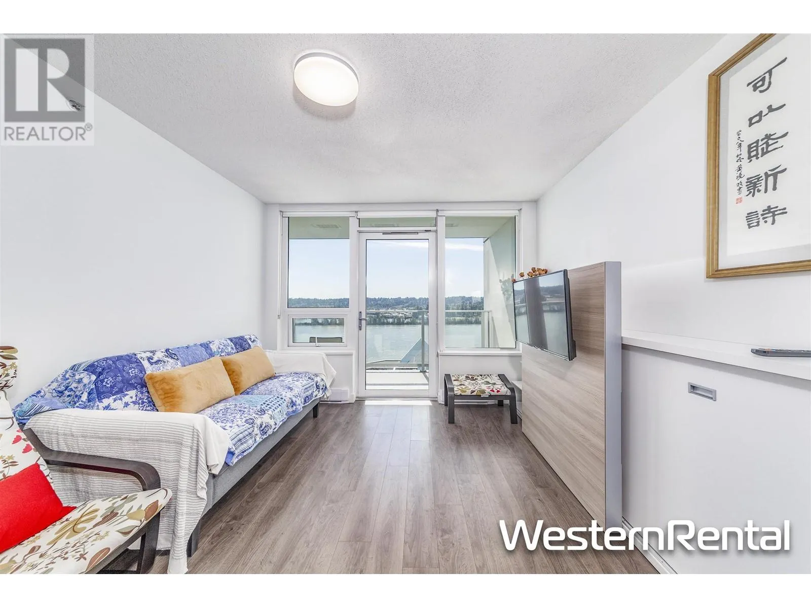 11F 988 QUAYSIDE DRIVE