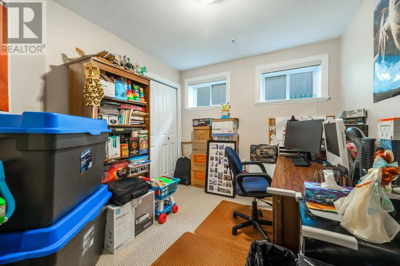 2085 QUALICUM DRIVE