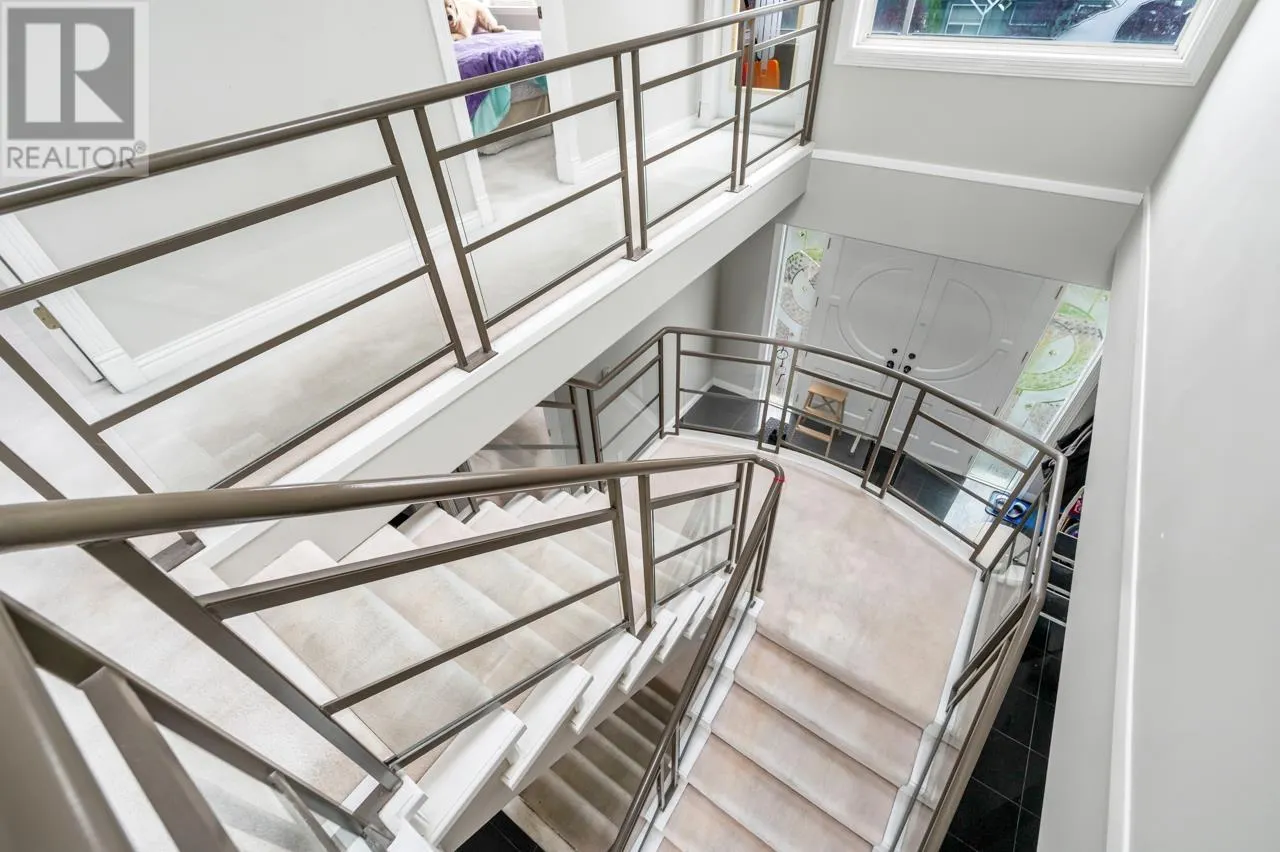 2085 QUALICUM DRIVE