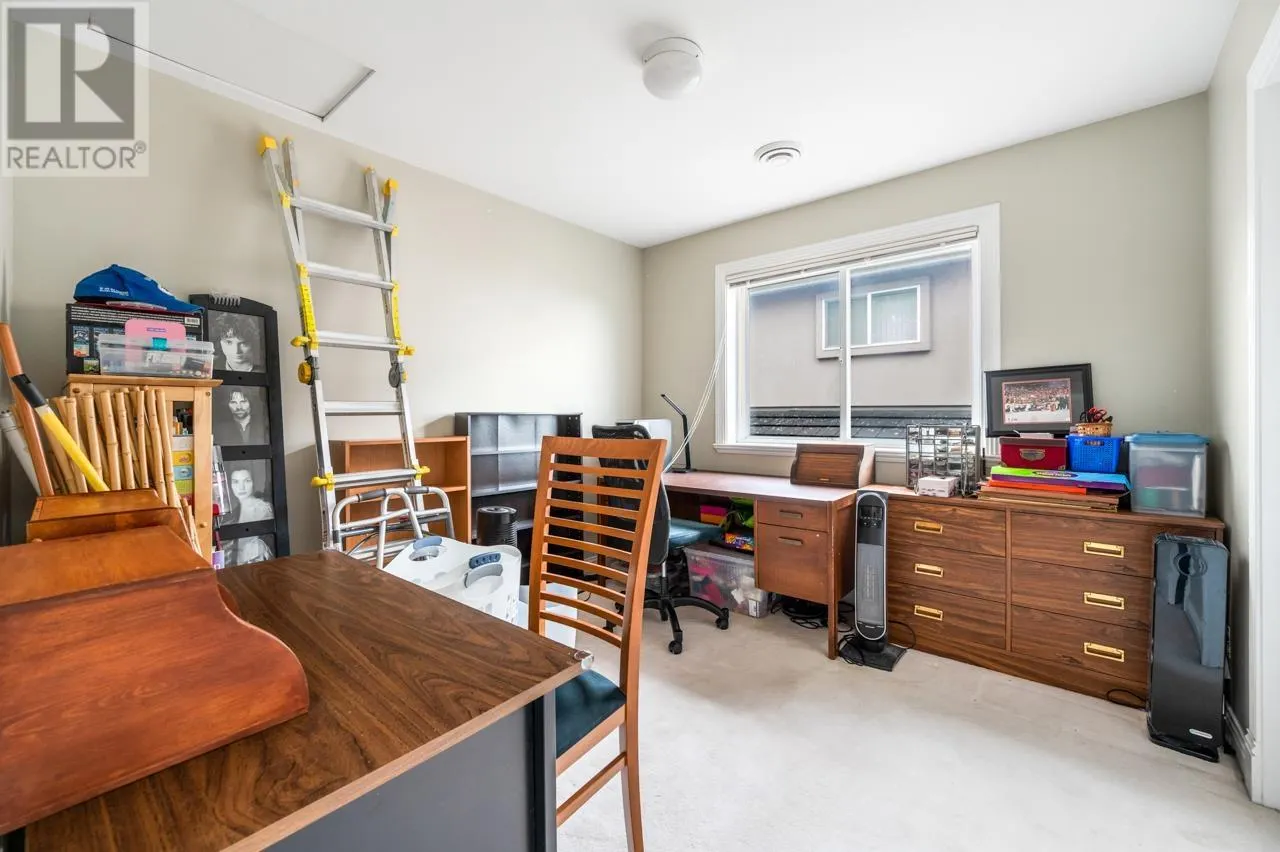 2085 QUALICUM DRIVE