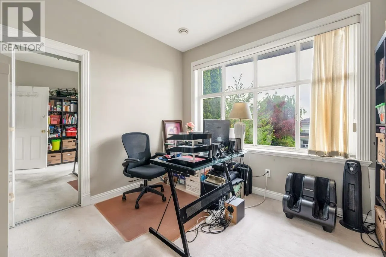 2085 QUALICUM DRIVE
