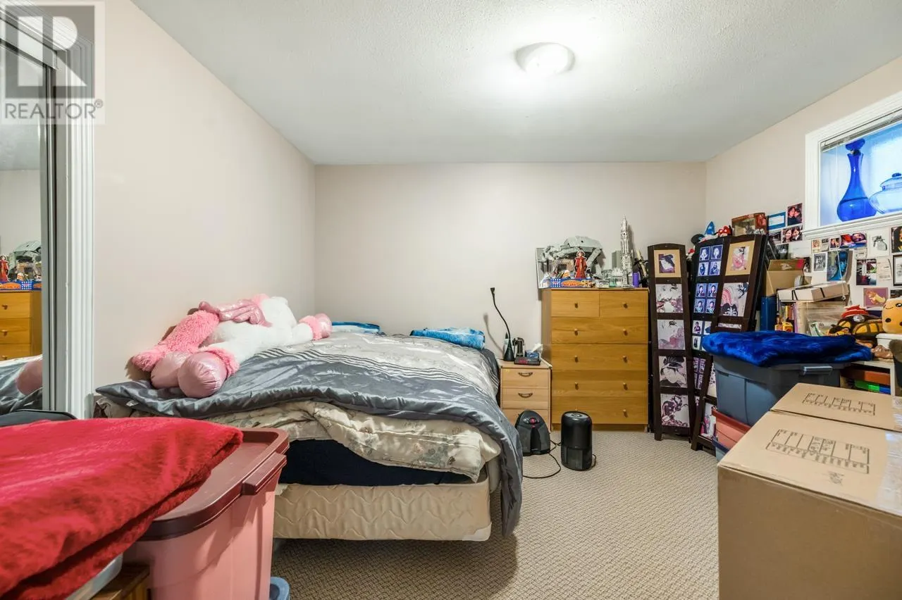 2085 QUALICUM DRIVE