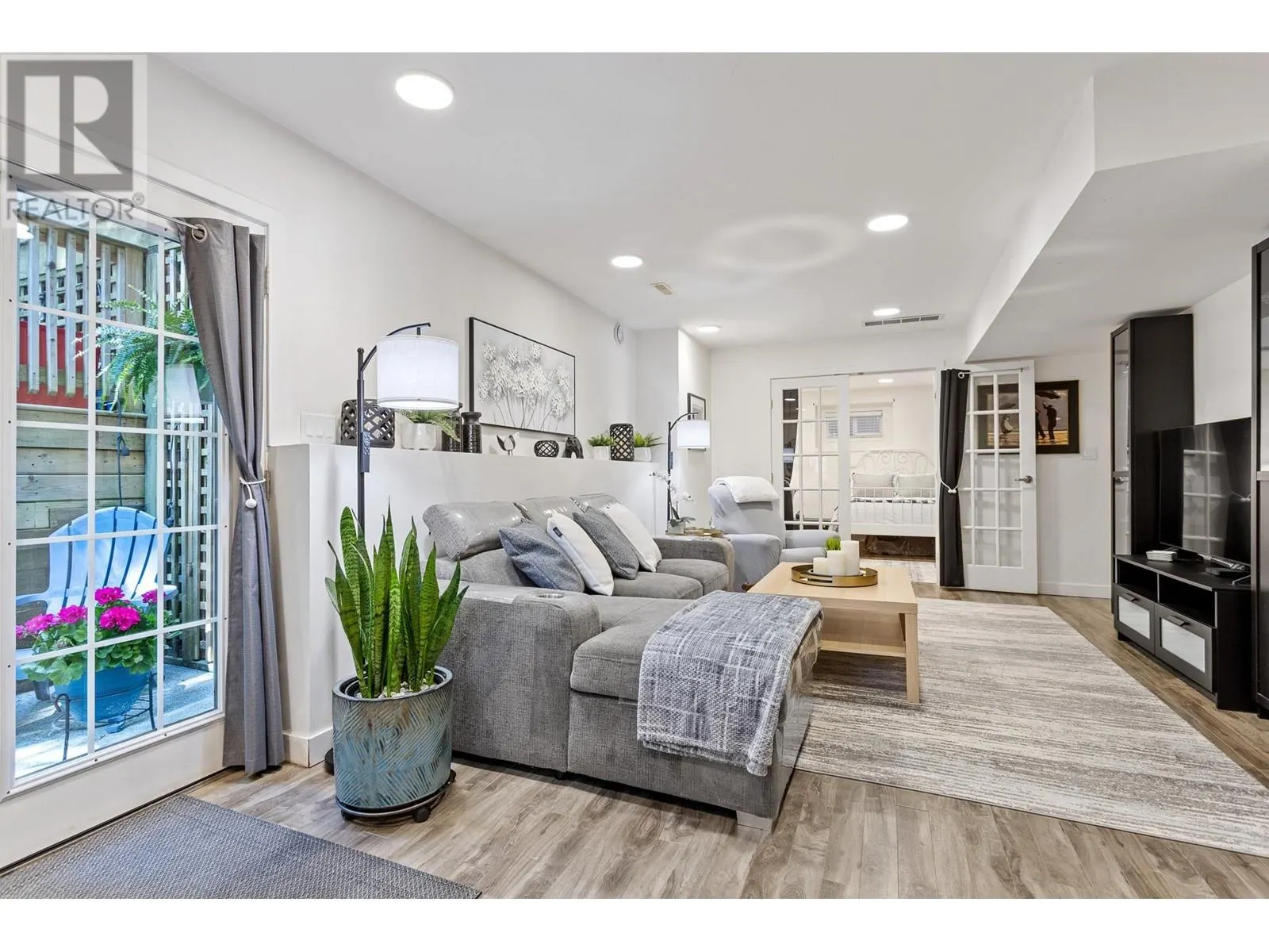 1653 PLATEAU CRESCENT
