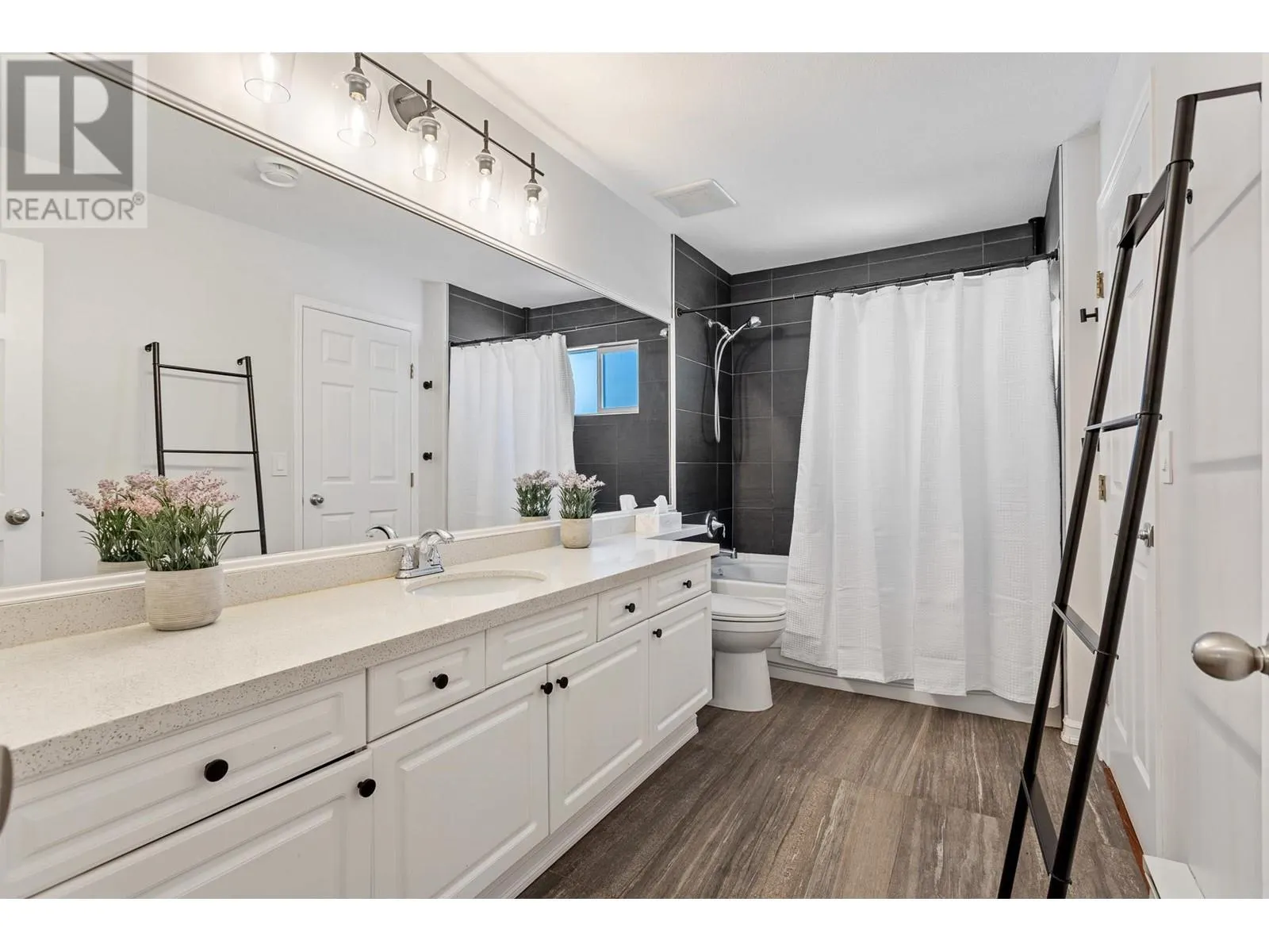 1653 PLATEAU CRESCENT
