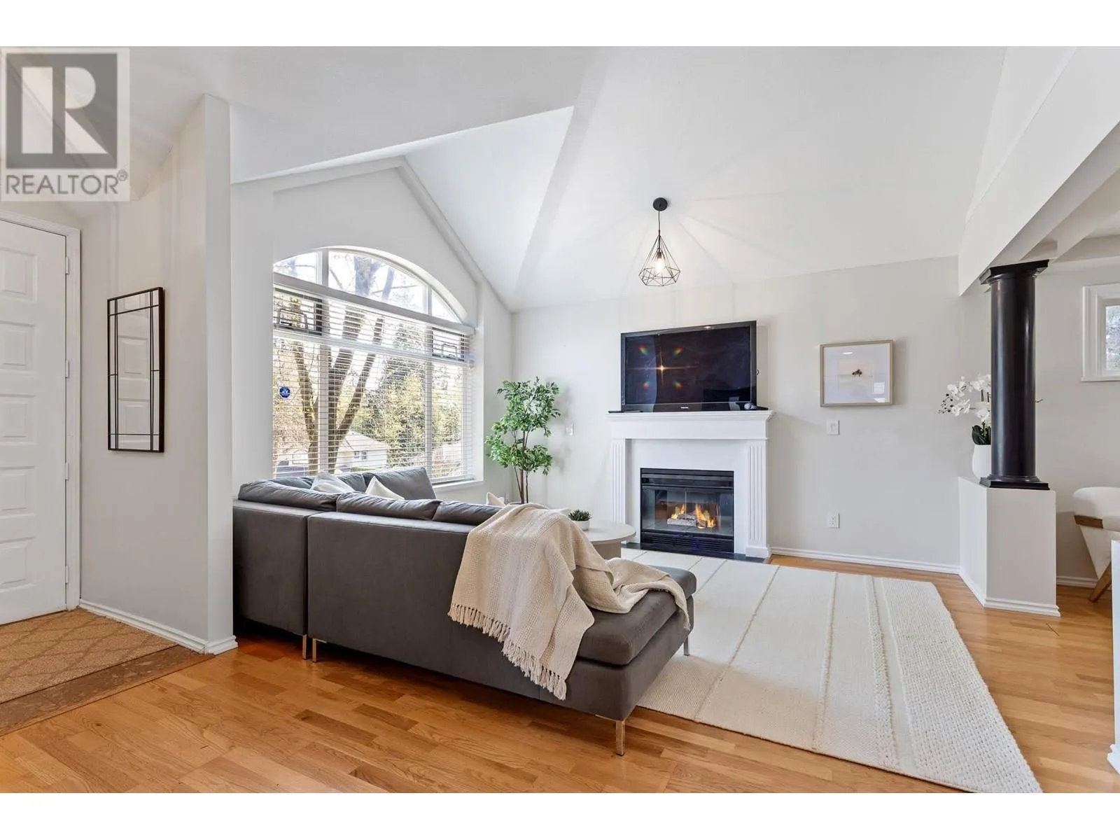 1653 PLATEAU CRESCENT