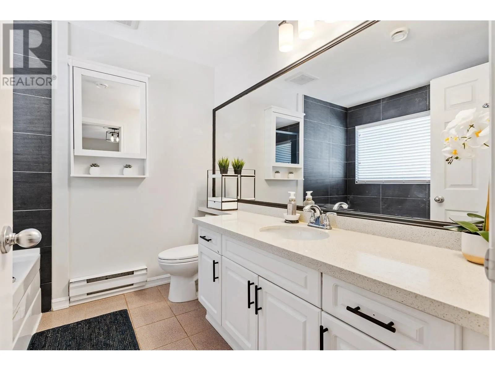 1653 PLATEAU CRESCENT