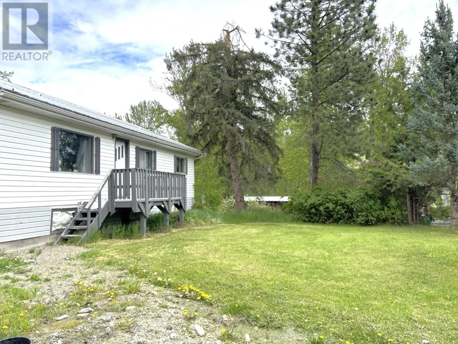 584 LEWIS DRIVE