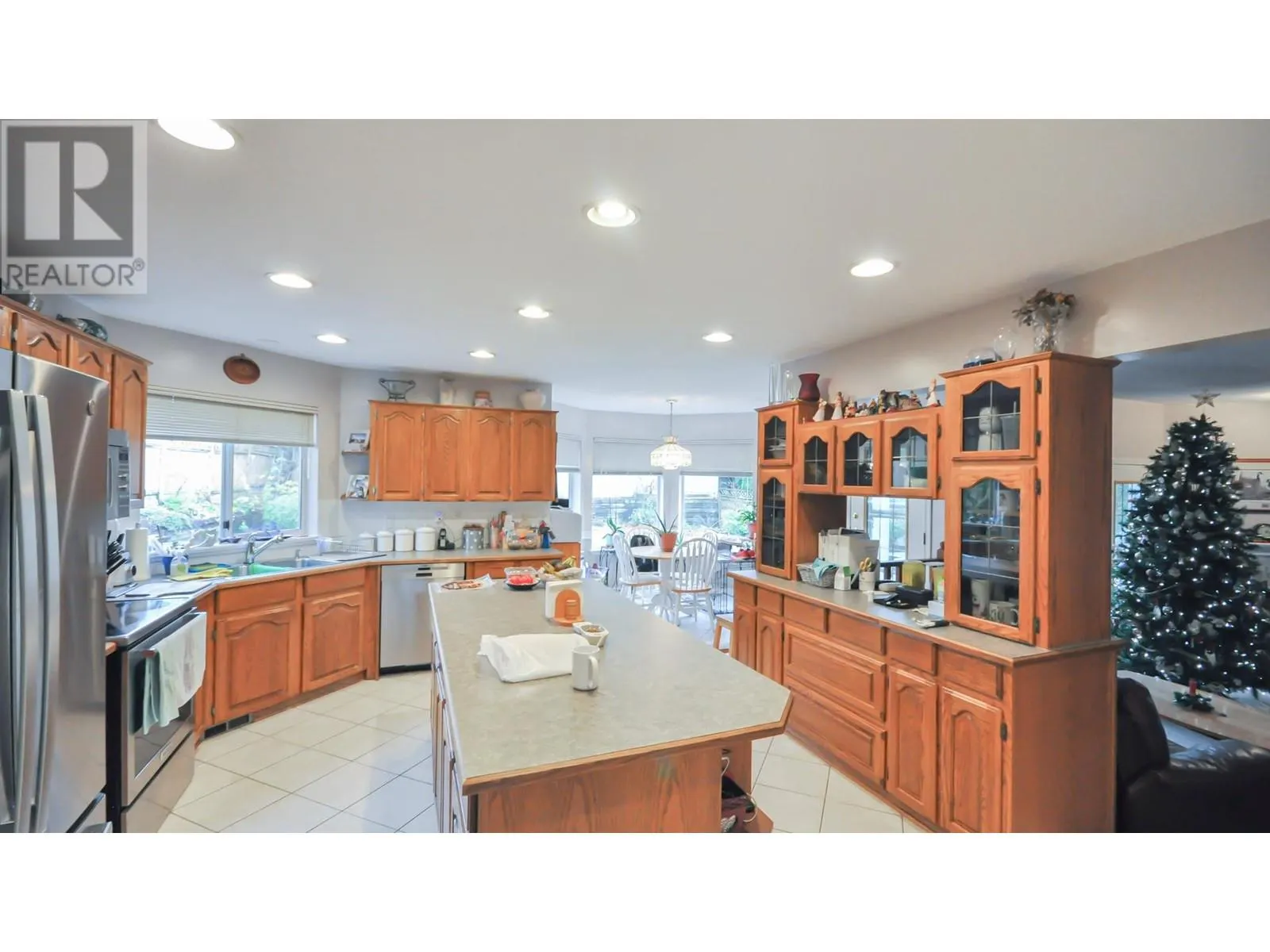 2215 SORRENTO DRIVE