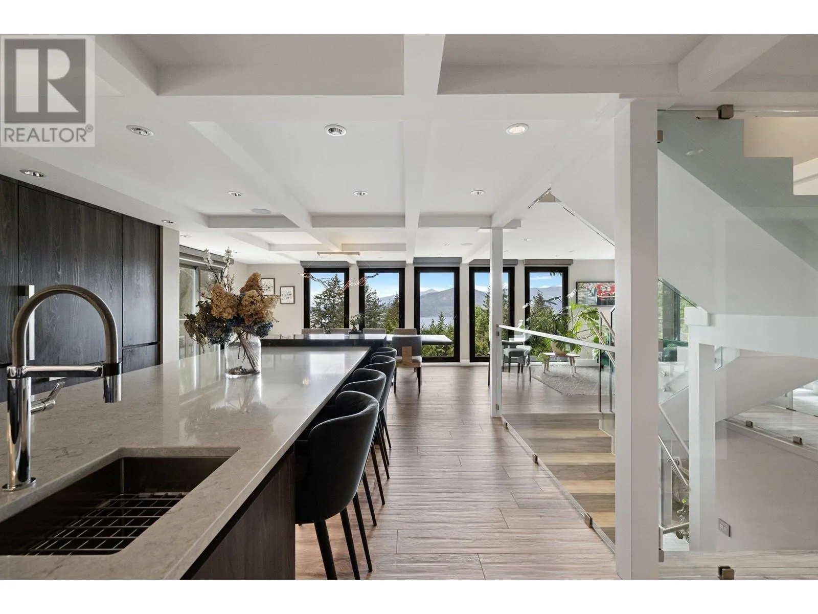 445 MOUNTAIN DRIVE