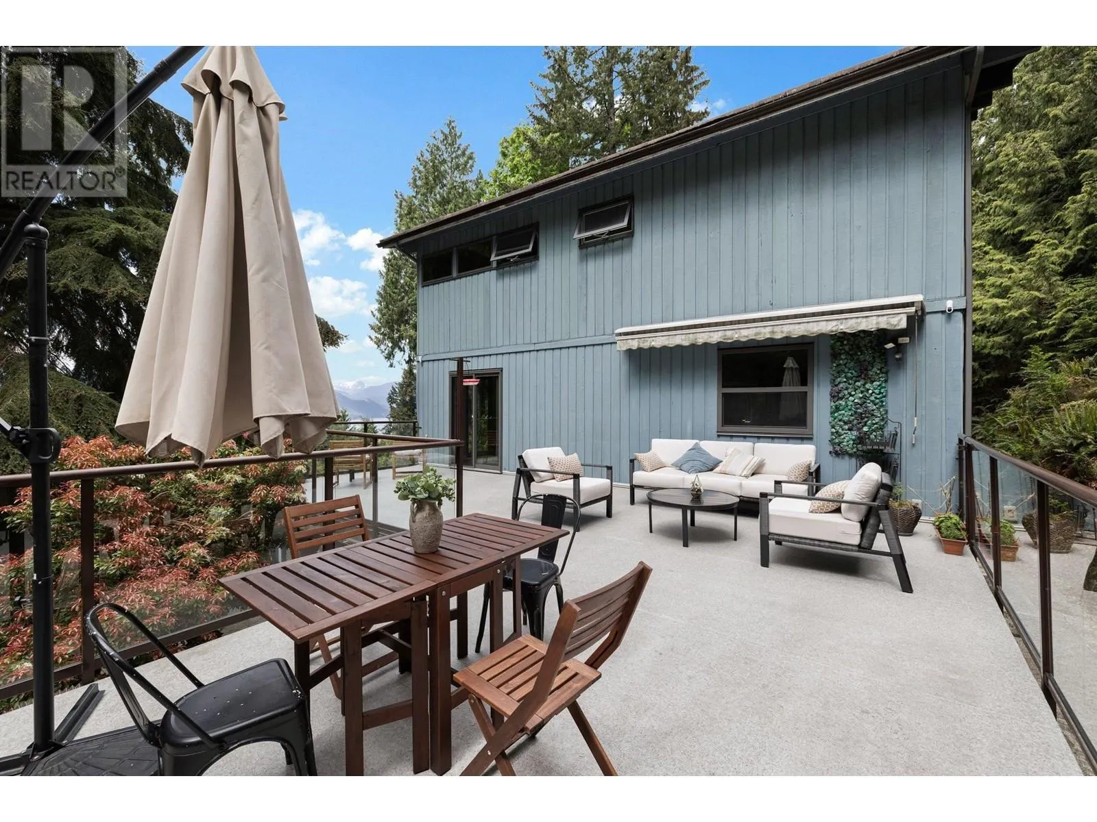 445 MOUNTAIN DRIVE
