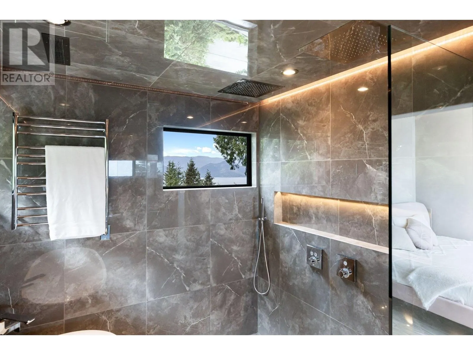 445 MOUNTAIN DRIVE