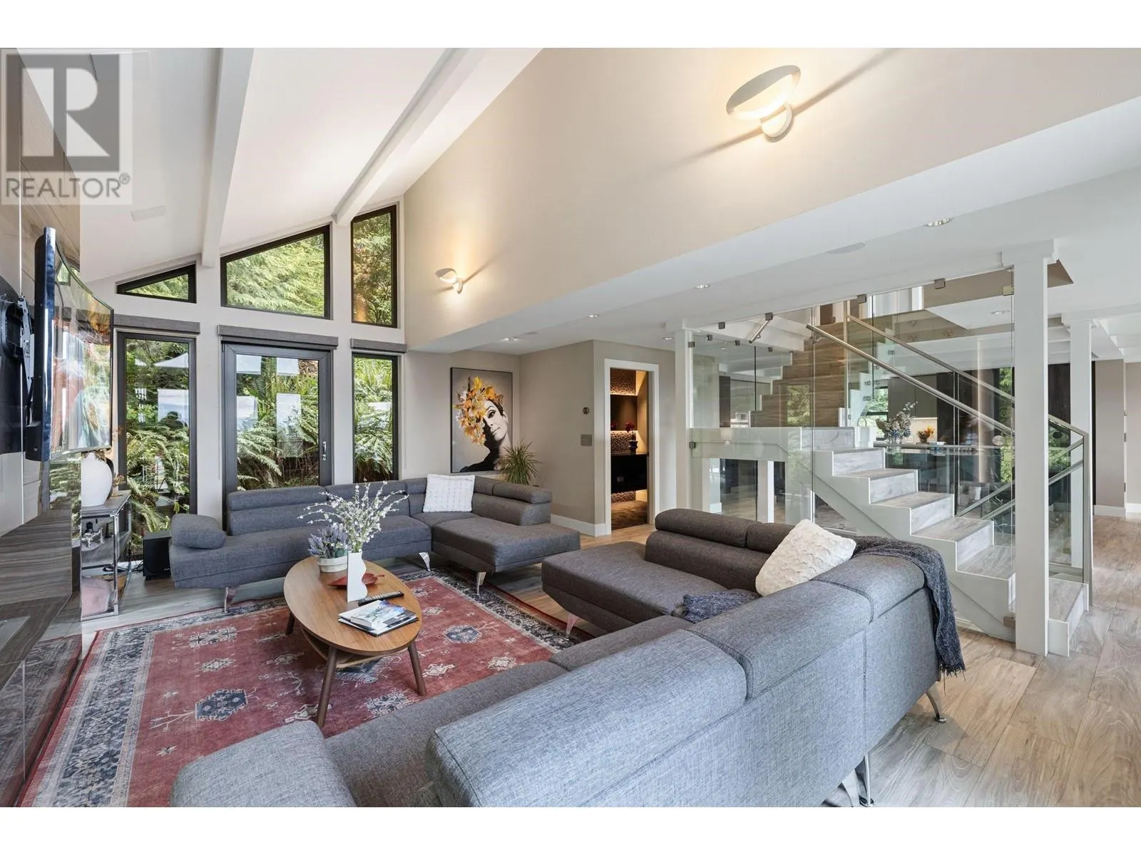 445 MOUNTAIN DRIVE