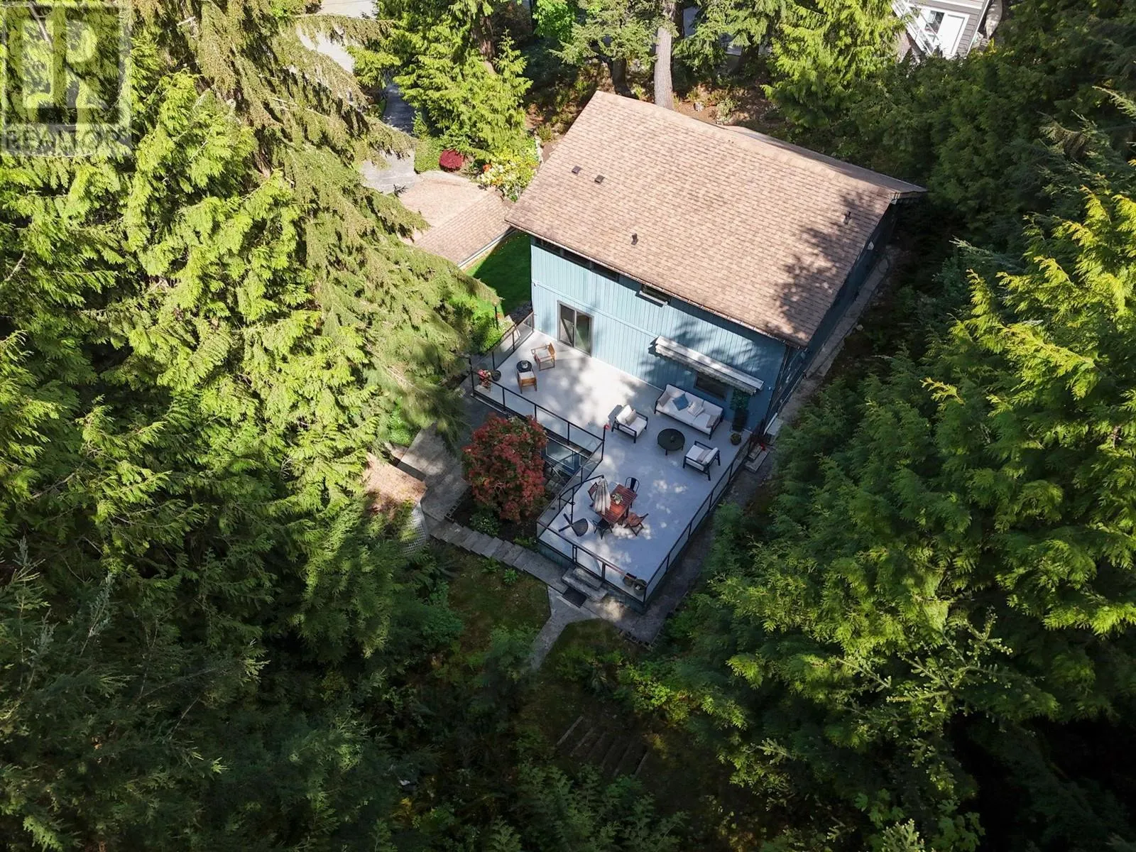 445 MOUNTAIN DRIVE