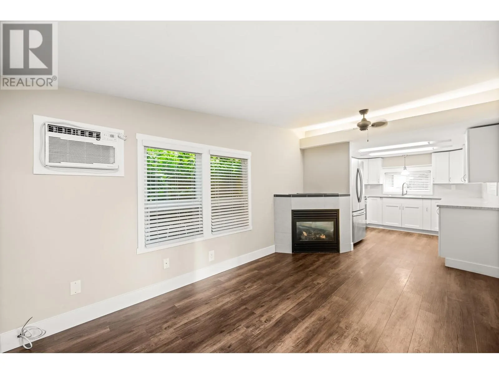 33 23325 CALVIN CRESCENT