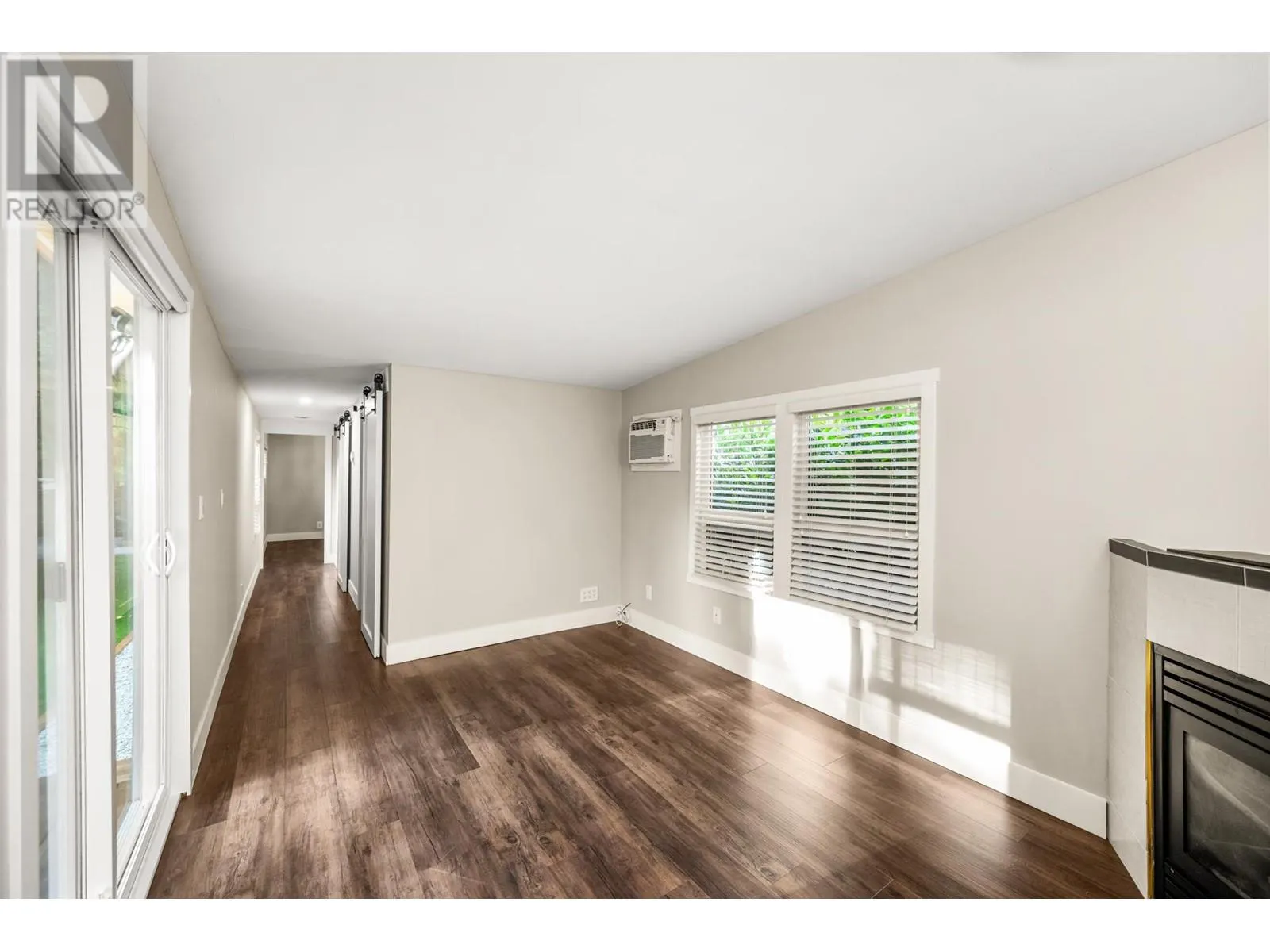 33 23325 CALVIN CRESCENT