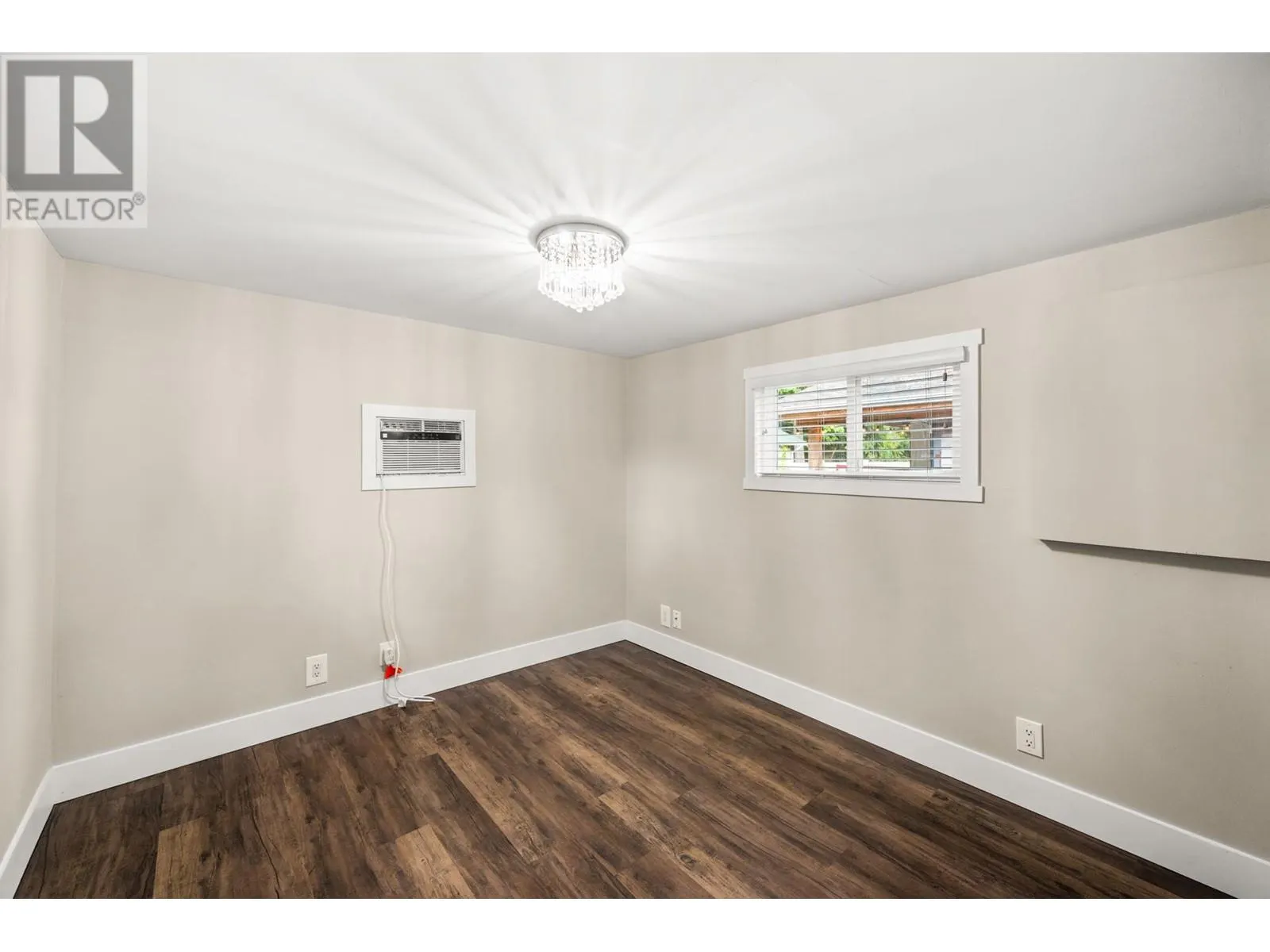 33 23325 CALVIN CRESCENT