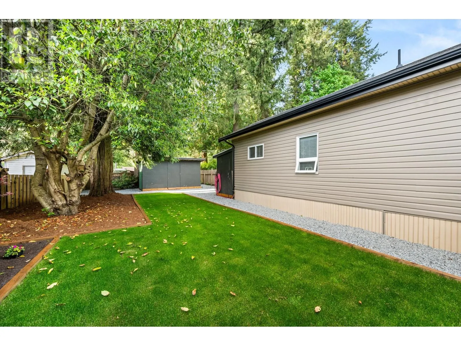 33 23325 CALVIN CRESCENT
