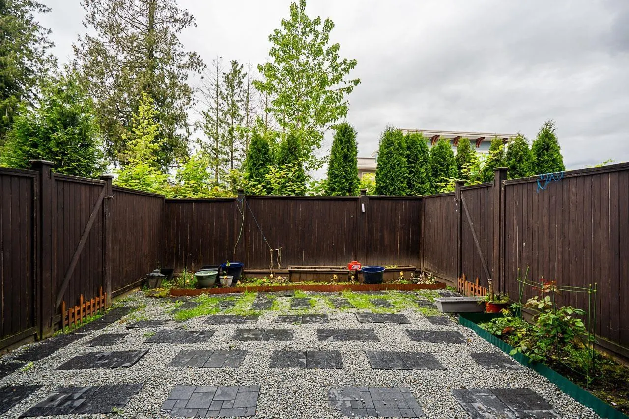 7 2950 LEFEUVRE ROAD