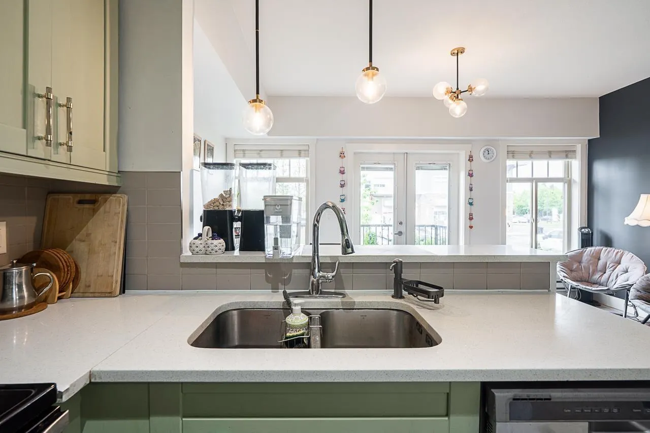 7 2950 LEFEUVRE ROAD