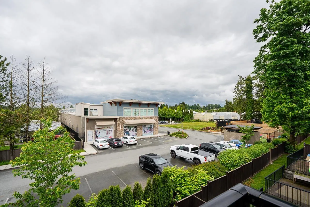 7 2950 LEFEUVRE ROAD