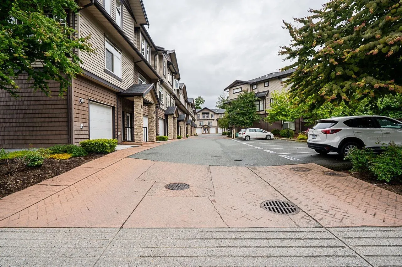 7 2950 LEFEUVRE ROAD